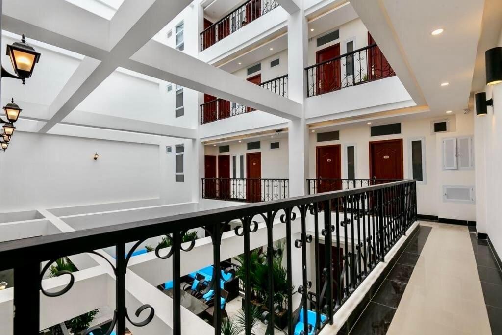 Apartment Qac Mtv