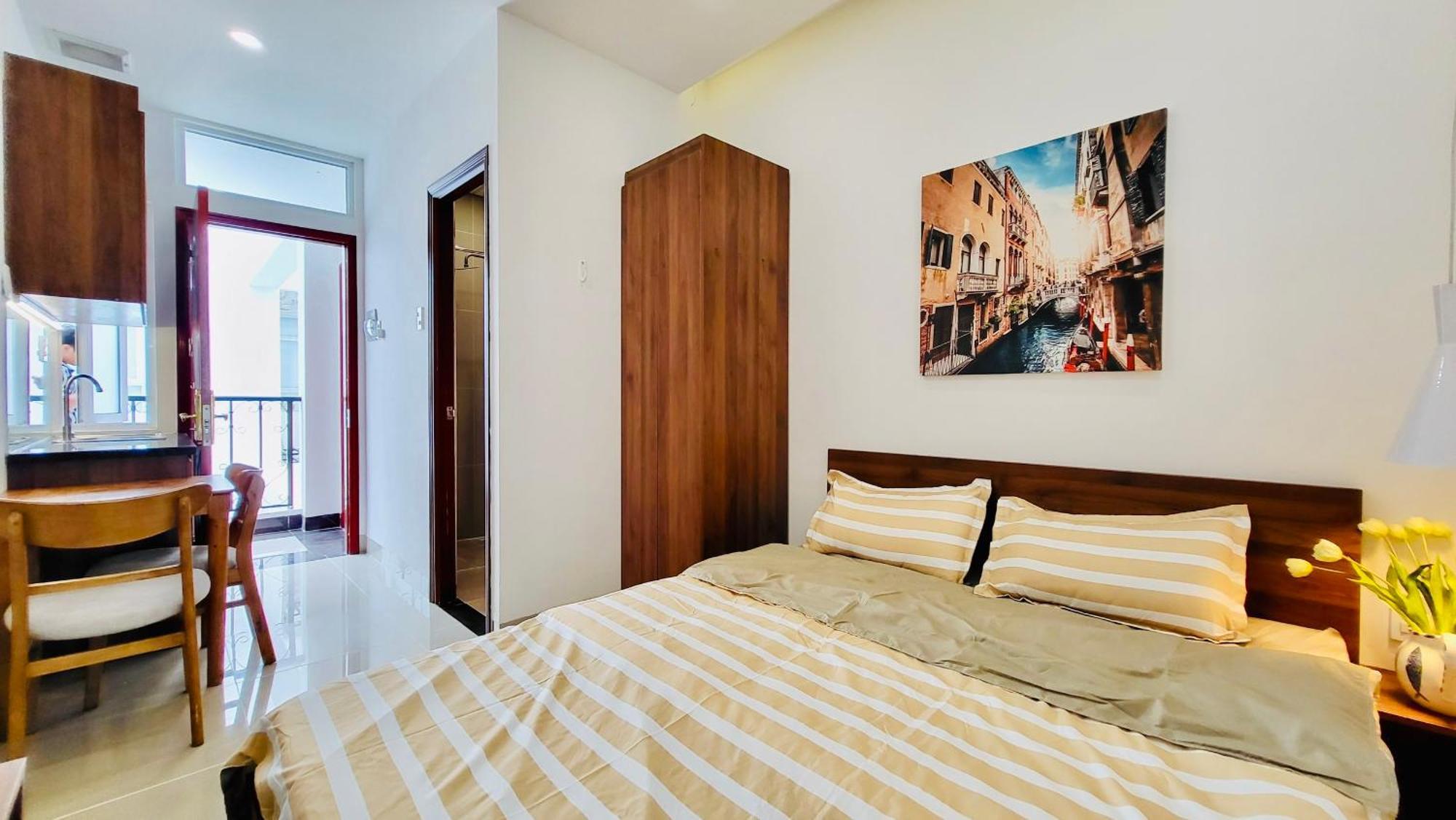 Apartment Qac Mtv